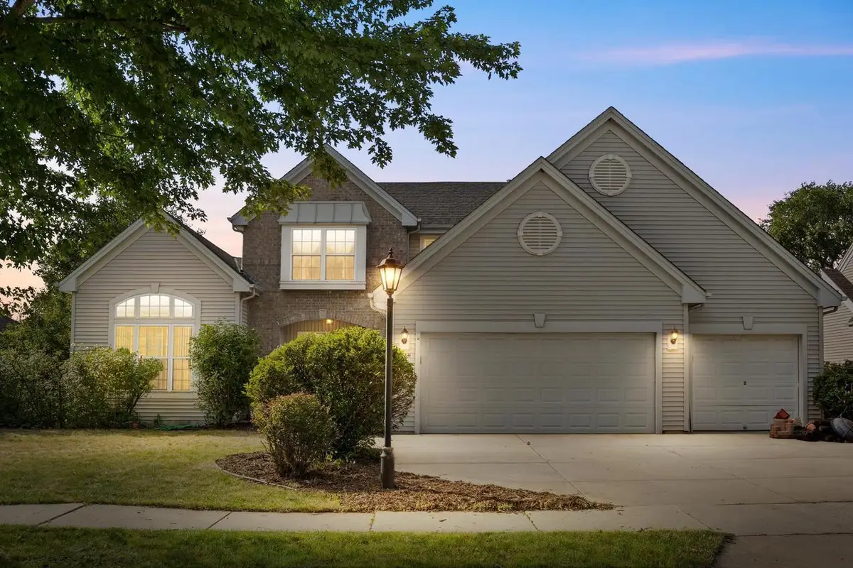 1614 Auburn COURT, Waukesha, WI 53189 - #1