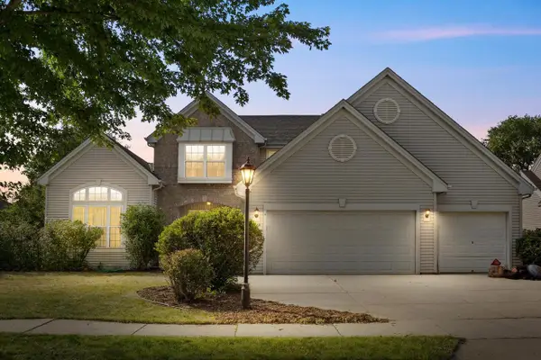 1614 Auburn COURT, Waukesha, WI 53189
