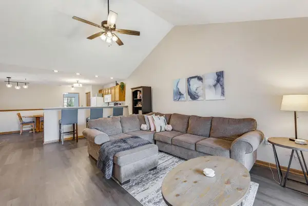 6080 S Crosswinds DRIVE #4, Cudahy, WI 53110