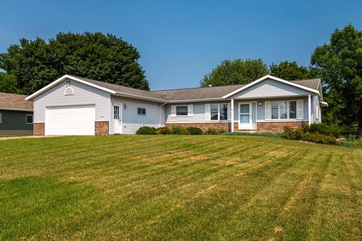2608 Lakeshore DRIVE, La Crosse, WI 54603 - #1