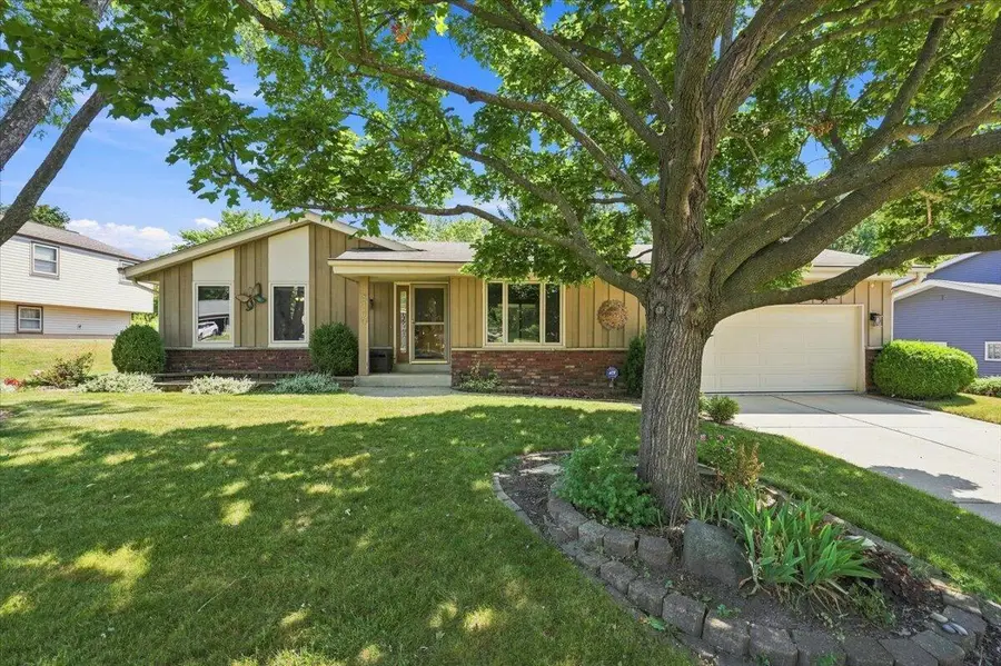 8150 S 58th STREET, Franklin, WI 53132 - #3