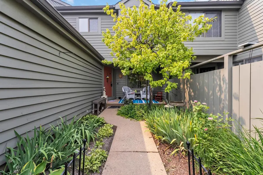 900 Shoreline ROAD, Barrington, IL 60010 - #2