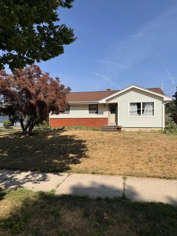 2970 S 99th STREET, West Allis, WI 53227