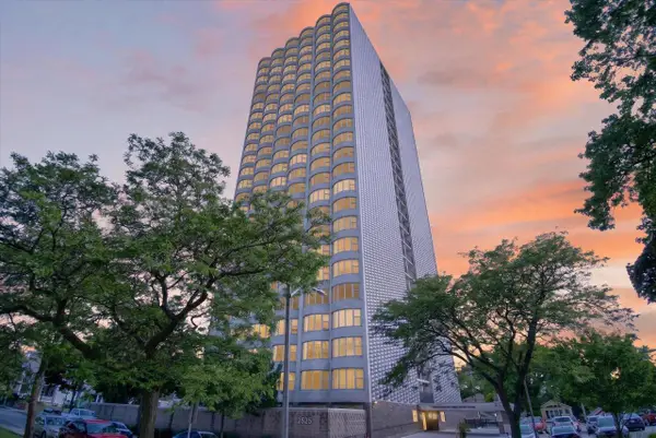 2525 S Shore DRIVE #25A, Milwaukee, WI 53207