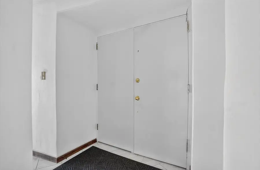 2525 S Shore DRIVE #25A, Milwaukee, WI 53207 - #3