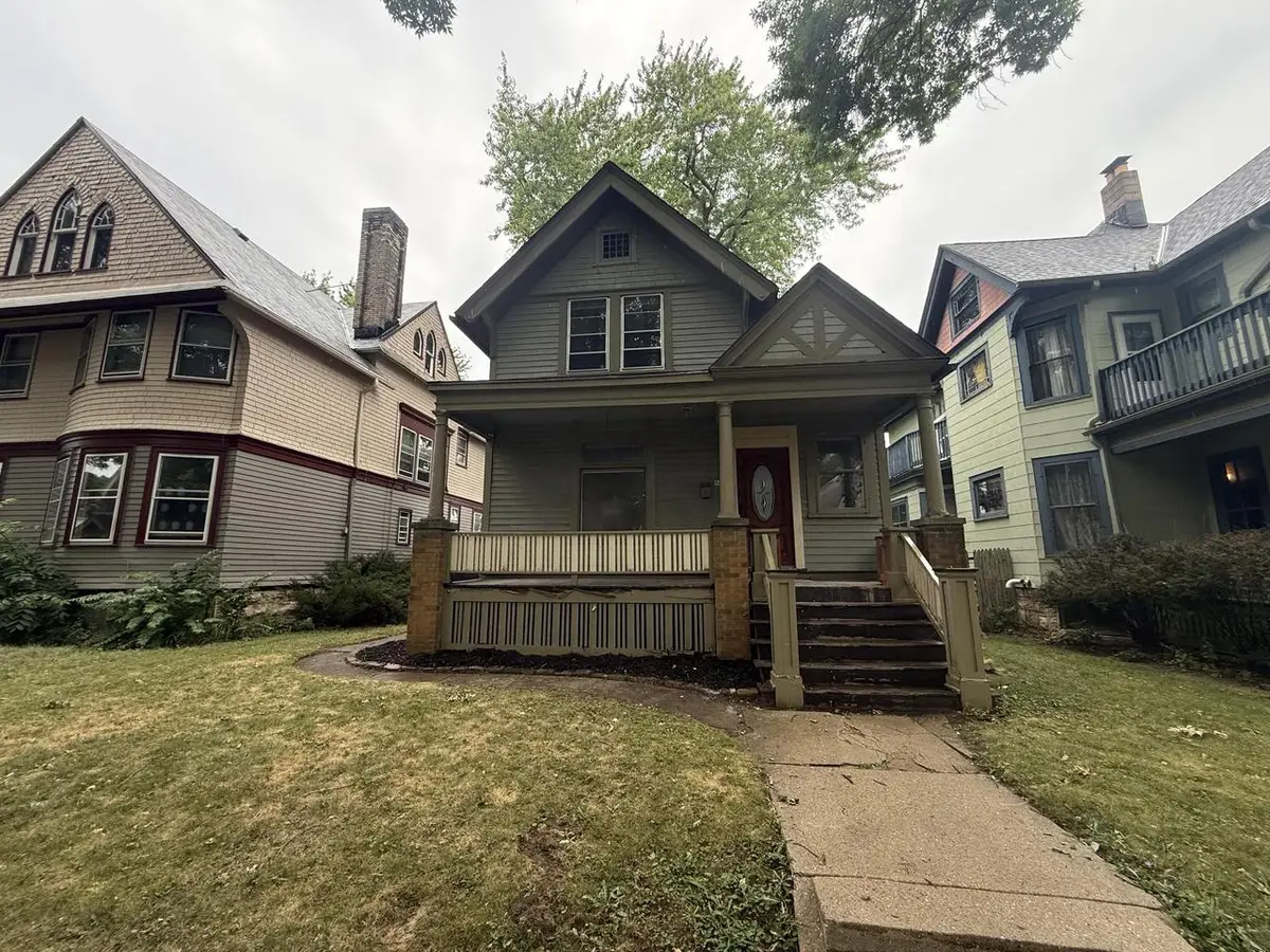 943 N 34th STREET, Milwaukee, WI 53208 - #1
