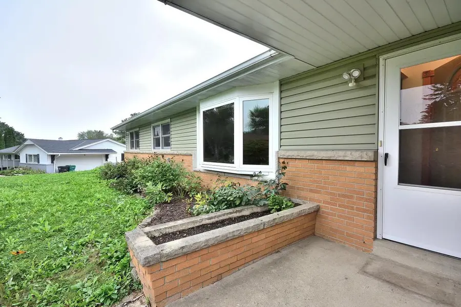 W164N5080 Lone Oak LANE, Menomonee Falls, WI 53051 - #3