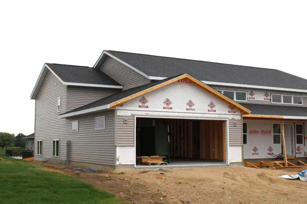 937 Drumlin DRIVE, Kewaskum, WI 53040