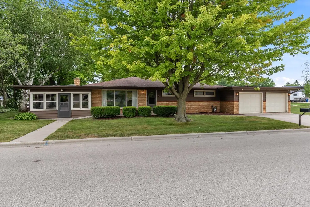107 Edmaro STREET, Fredonia, WI 53021 - #1