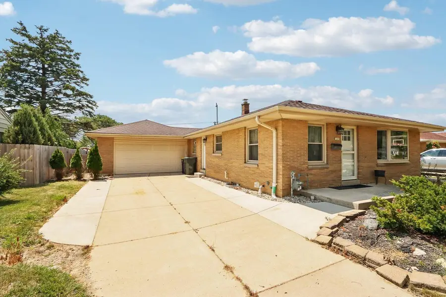 7245 W Cleveland AVENUE, West Allis, WI 53219 - #2