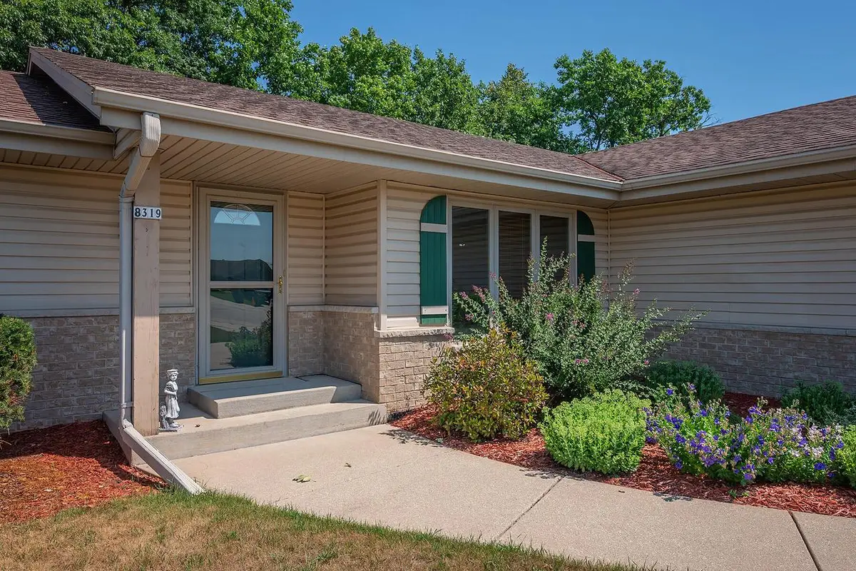 8319 S Woodridge DRIVE, Oak Creek, WI 53154 - #1