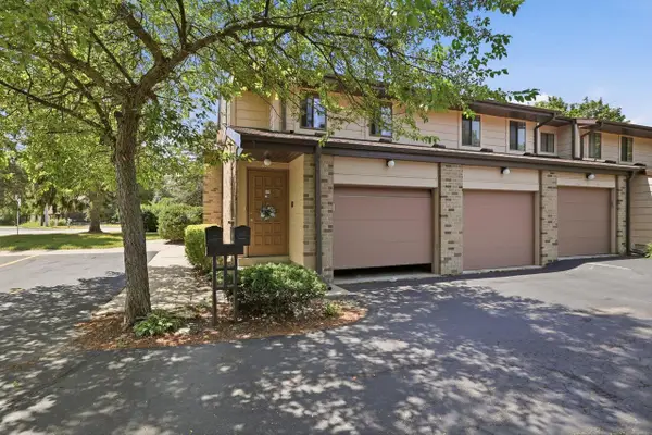405 Cheviot Chase #1, Waukesha, WI 53186