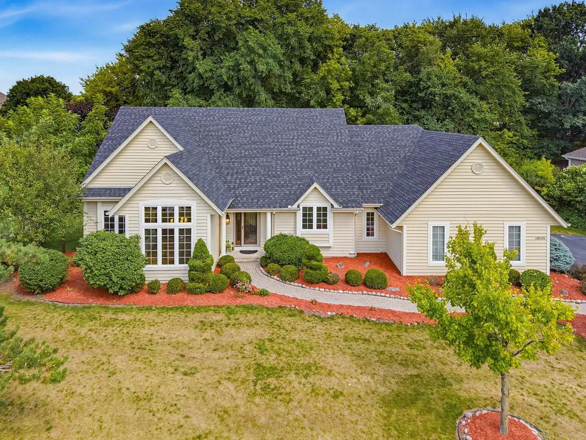 19835 Avondale DRIVE, Brookfield, WI 53045 - #1