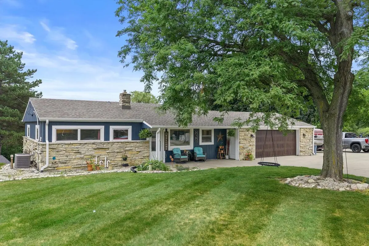N68W29926 Hartling ROAD, Hartland, WI 53029 - #1