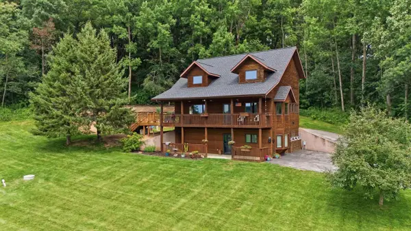 W16402 Malchaski LANE, Galesville, WI 54630