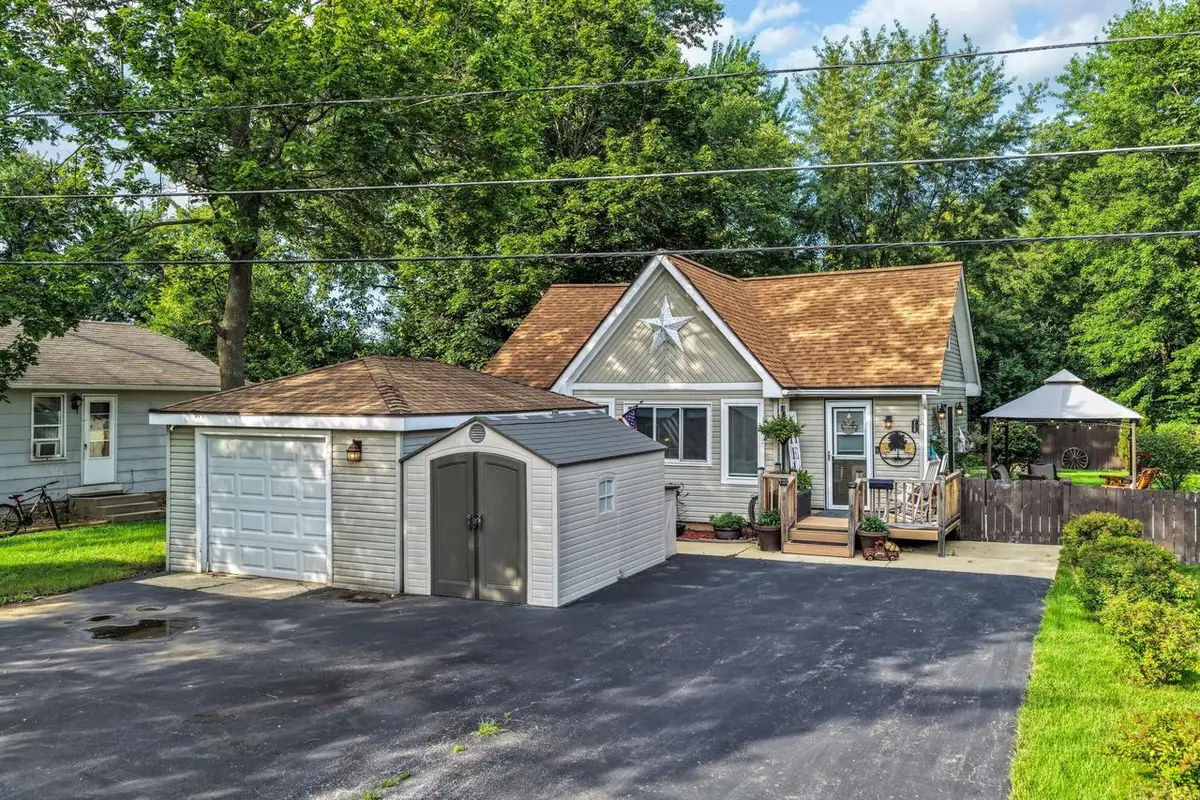 7557 Shorewood DRIVE, Salem, WI 53168 - #1