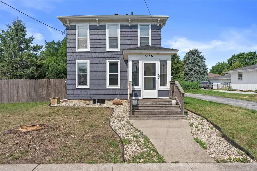936 S Silver Lake STREET, Oconomowoc, WI 53066 - #2