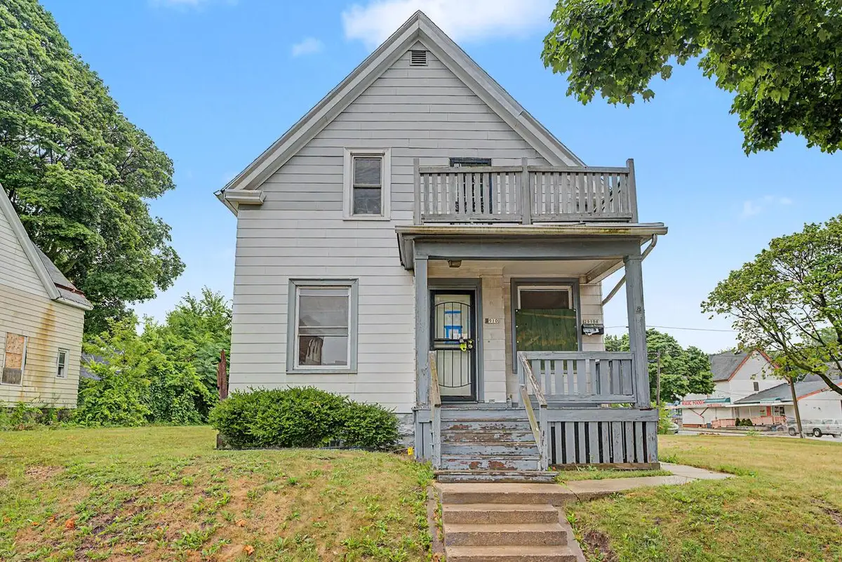 2910 N 17th STREET, Milwaukee, WI 53206 - #1