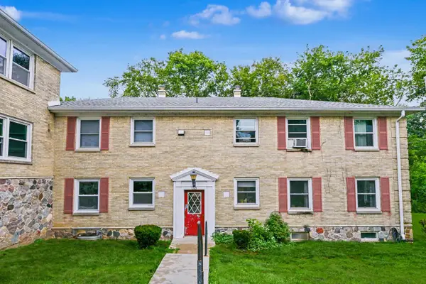 1323 E Randolph COURT #B, Milwaukee, WI 53212