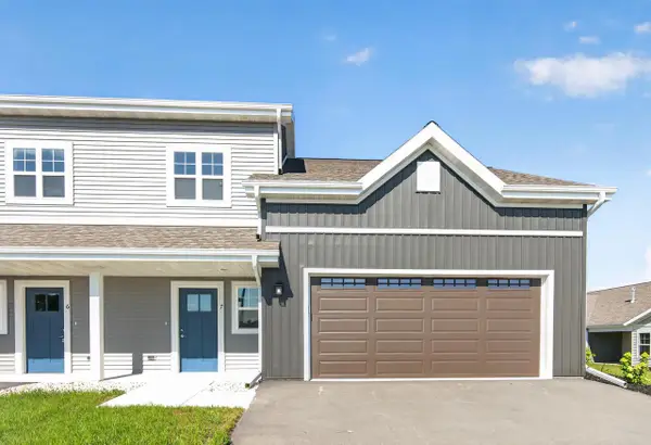 1675 Reigle DRIVE #7, Kewaskum, WI 53040