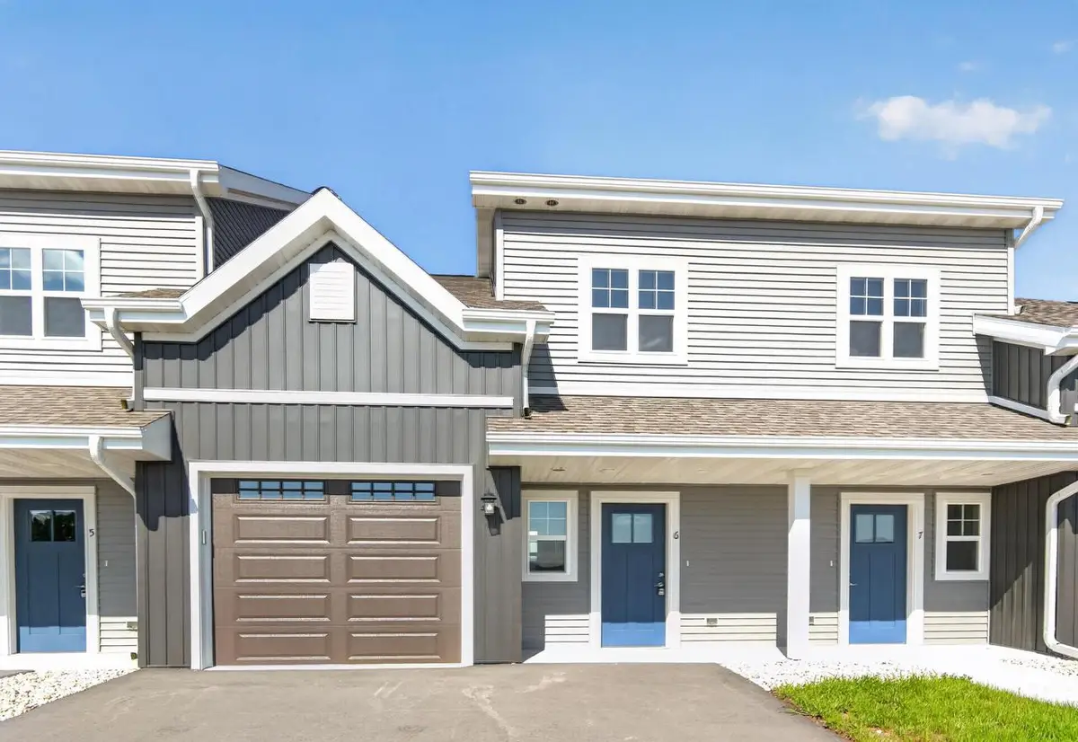 1675 Reigle DRIVE #6, Kewaskum, WI 53040 - #1