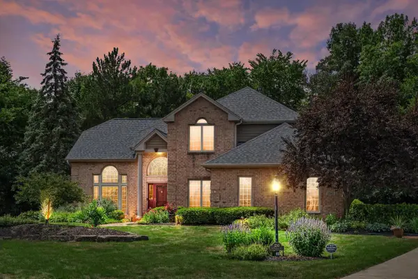 2245 S Foxglove COURT, New Berlin, WI 53151