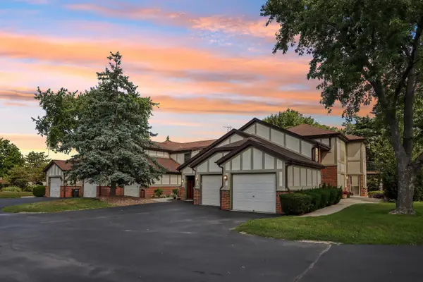 8108 S Forest Hills CIRCLE, Franklin, WI 53132
