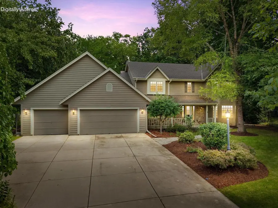 3450 S Sandalwood DRIVE, New Berlin, WI 53151 - #2