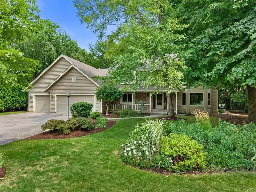 3450 S Sandalwood DRIVE, New Berlin, WI 53151 - #3