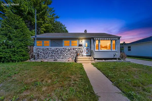 2542 Pinehurst AVENUE, Racine, WI 53403