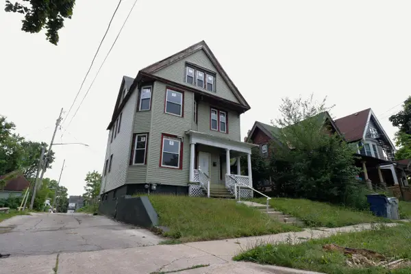 3221 W Michigan STREET, Milwaukee, WI 53208