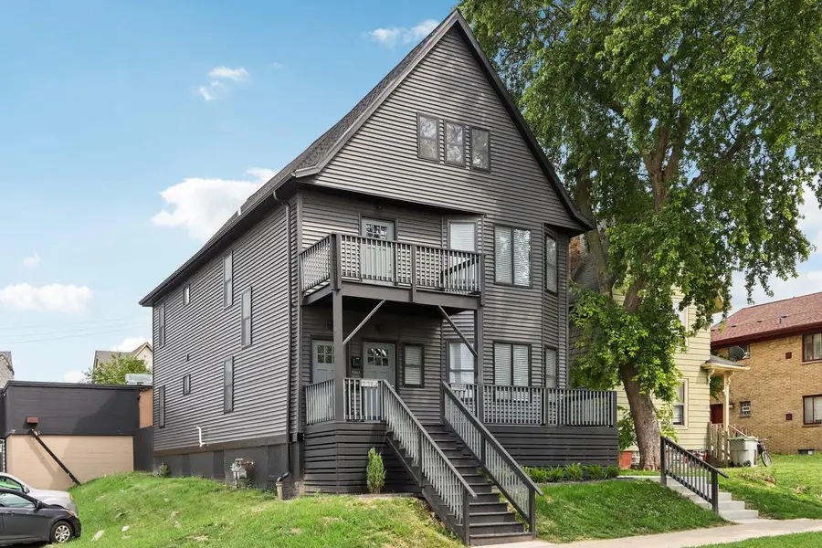 2212 N Cambridge AVENUE, Milwaukee, WI 53202 - #2