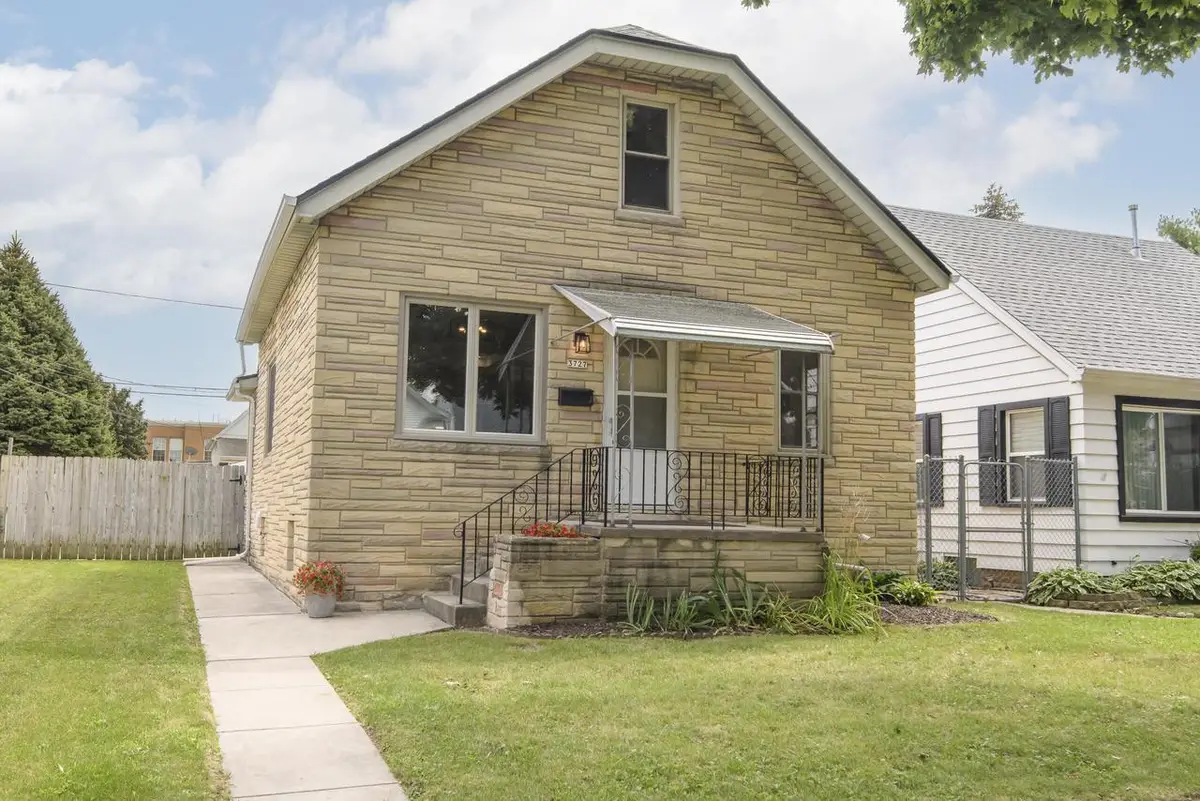 3727 E Underwood AVENUE, Cudahy, WI 53110 - #1