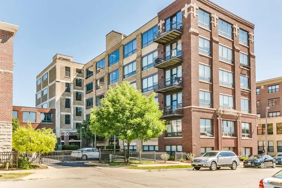 234 E Reservoir AVENUE #607, Milwaukee, WI 53212 - #3