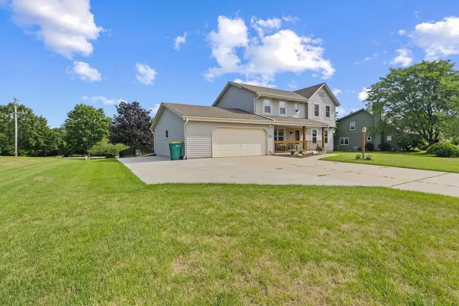 N103W16612 Country COURT, Germantown, WI 53022 - #3