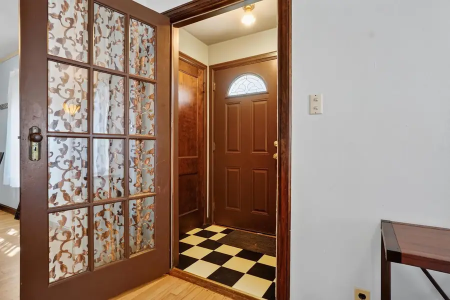 5008 N Elkhart AVENUE, Whitefish Bay, WI 53217 - #3