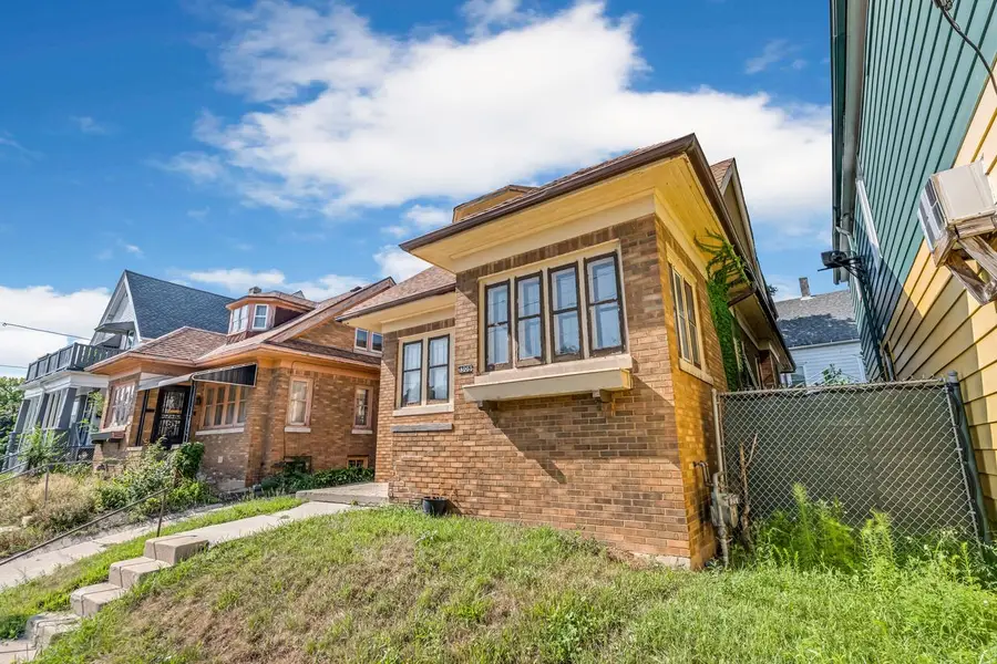 1306 W Keefe AVENUE, Milwaukee, WI 53206 - #3