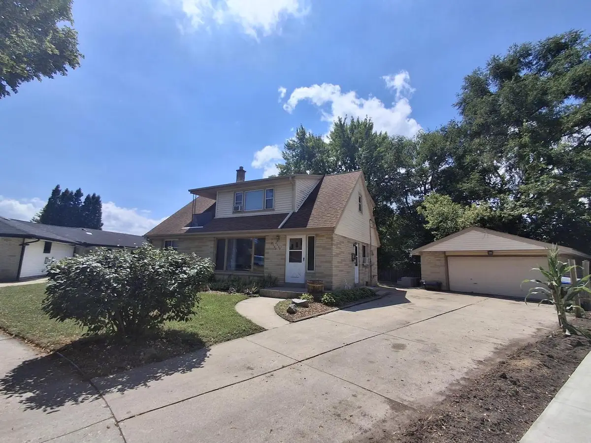 2537 W Bridge STREET #2539, Milwaukee, WI 53221 - #1