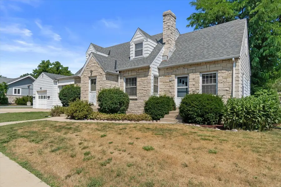 N89W15660 Main STREET, Menomonee Falls, WI 53051 - #2