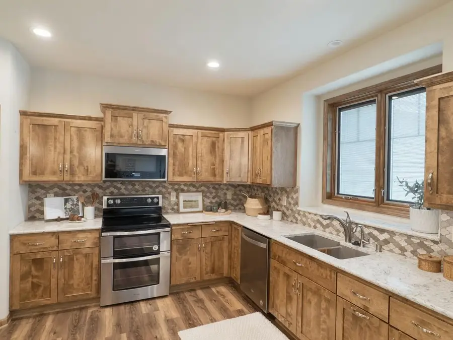 S54W25358 Pebble Brook COURT, Waukesha, WI 53189 - #2