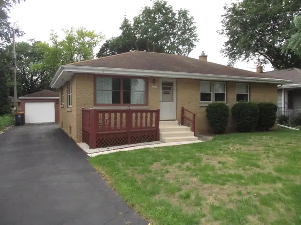 11019 W Park Hill AVENUE, Wauwatosa, WI 53226