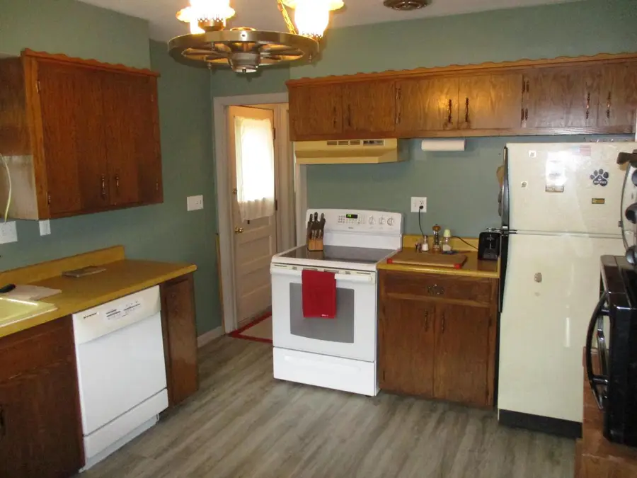 11019 W Park Hill AVENUE, Wauwatosa, WI 53226 - #2