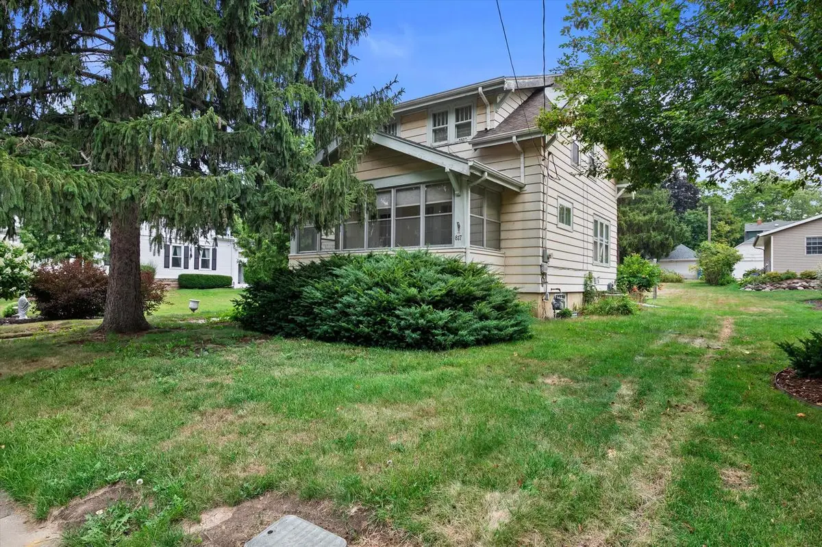 817 Richards AVENUE, Watertown, WI 53094 - #1