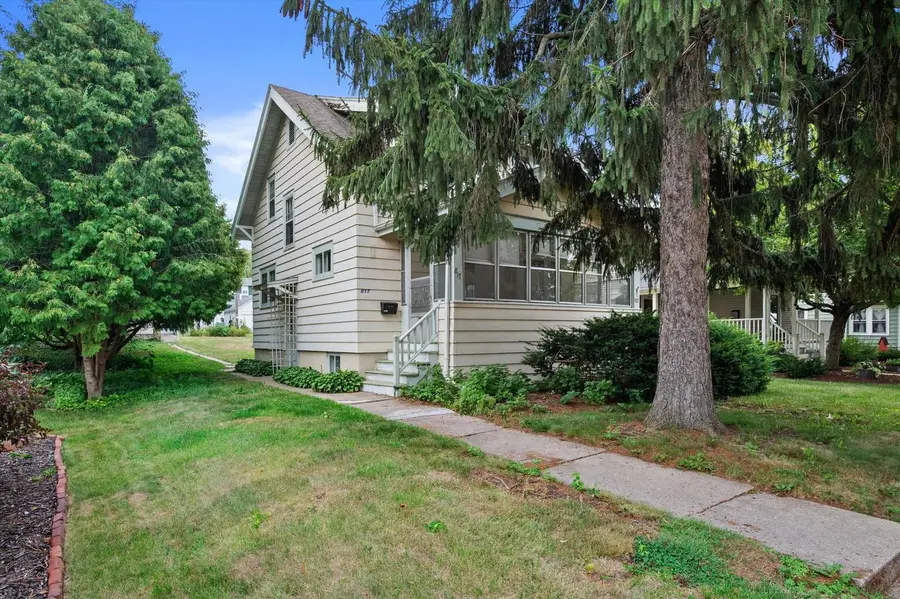 817 Richards AVENUE, Watertown, WI 53094 - #2