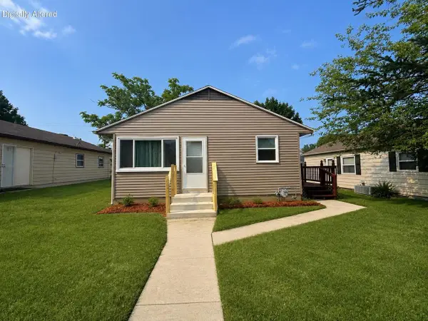 8208 W Keefe AVENUE, Milwaukee, WI 53222