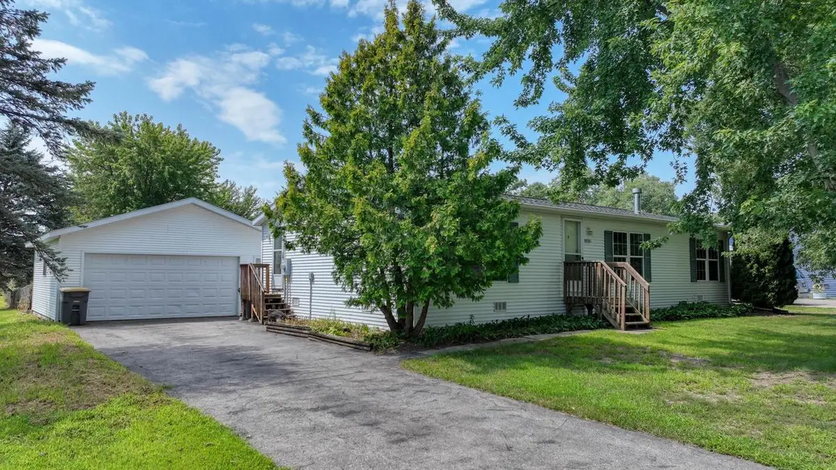 W8241 Woodview DRIVE, Onalaska, WI 54650 - #1