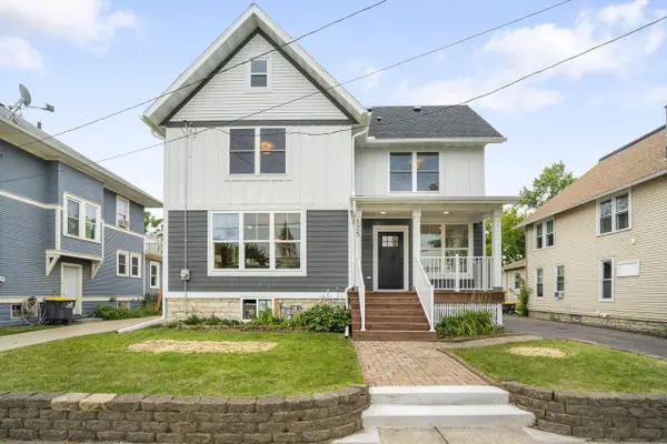 125 E park AVENUE, Waukesha, WI 53186