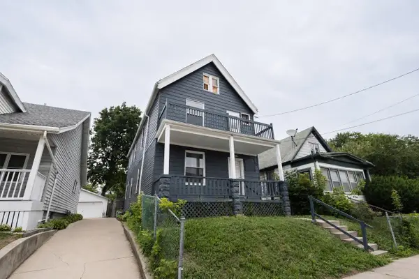 1554 W Chambers STREET, Milwaukee, WI 53206