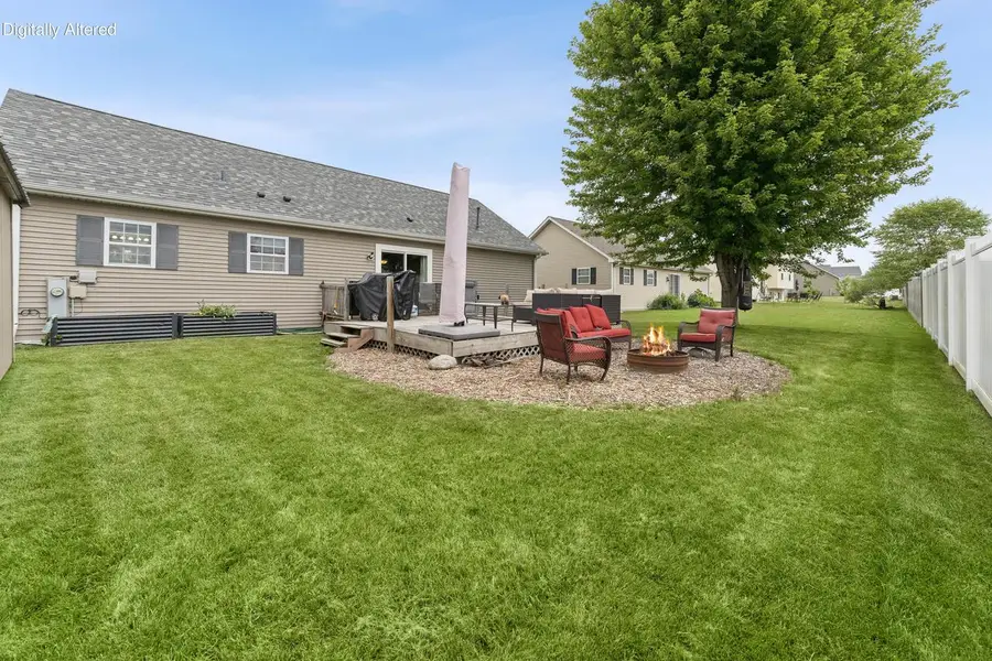 1409 E Pinecrest LANE, Elkhorn, WI 53121 - #2