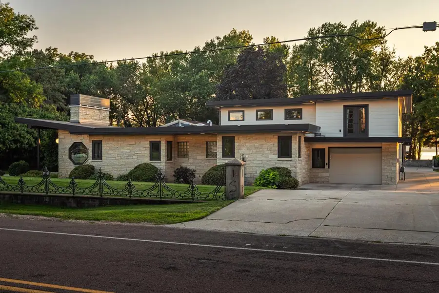 3525 Lakeshore DRIVE, La Crosse, WI 54603 - #3